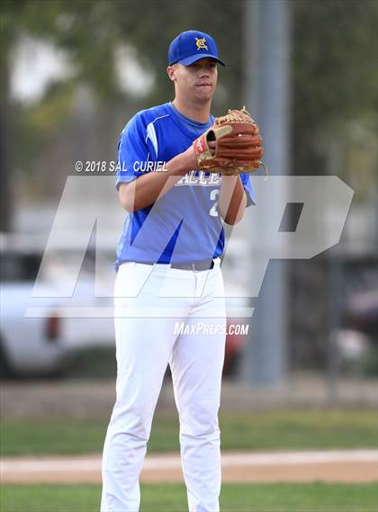 Thumbnail 2 in Valley Christian Academy vs. Orcutt Academy photogallery.