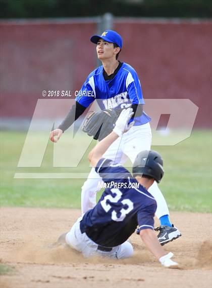 Thumbnail 3 in Valley Christian Academy vs. Orcutt Academy photogallery.