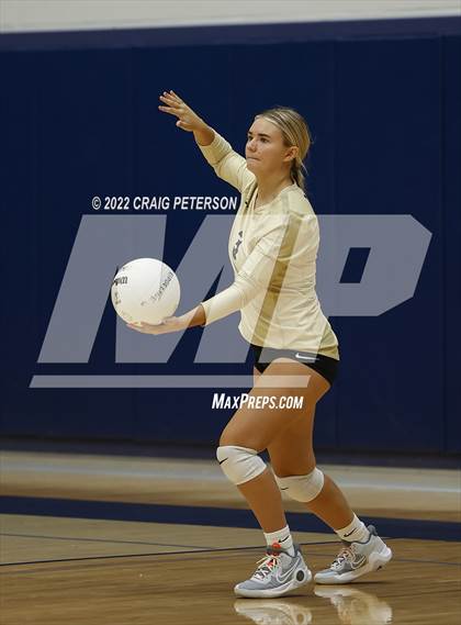 Thumbnail 3 in Davis vs Ridgeline photogallery.