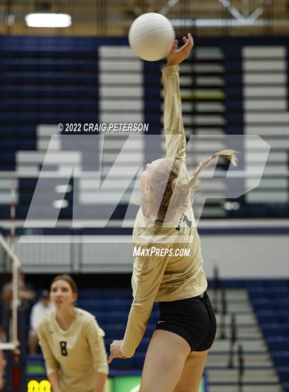Thumbnail 1 in Davis vs Ridgeline photogallery.