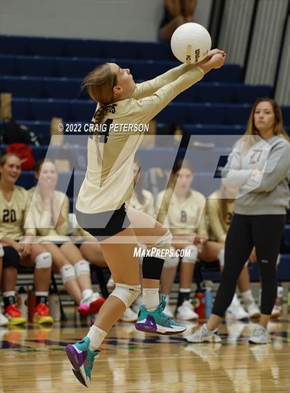 Thumbnail 3 in Davis vs Ridgeline photogallery.