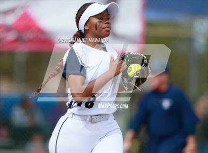 Thumbnail 2 in Notre Dame (SO) @ Sierra Canyon  photogallery.