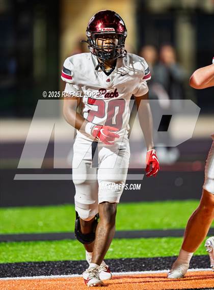 Thumbnail 3 in Weiss vs. La Porte (UIL 5A D1 Football Bi-District) photogallery.