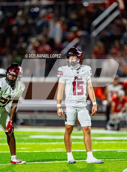 Thumbnail 1 in Weiss vs. La Porte (UIL 5A D1 Football Bi-District) photogallery.