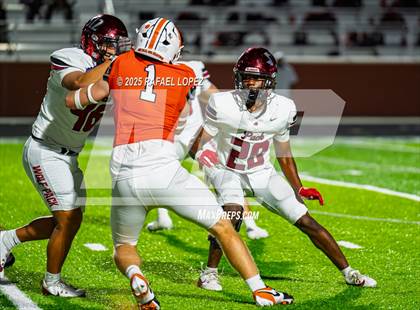 Thumbnail 3 in Weiss vs. La Porte (UIL Football 5A D1 Bi-District) photogallery.