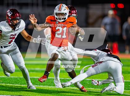 Thumbnail 3 in Weiss vs. La Porte (UIL 5A D1 Football Bi-District) photogallery.