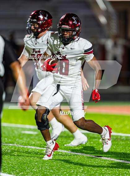 Thumbnail 1 in Weiss vs. La Porte (UIL 5A D1 Football Bi-District) photogallery.