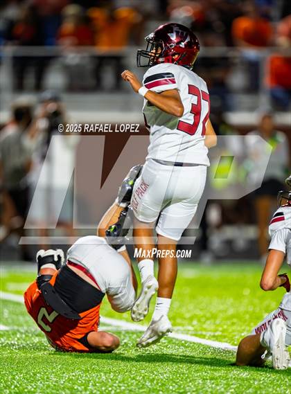 Thumbnail 3 in Weiss vs. La Porte (UIL 5A D1 Football Bi-District) photogallery.