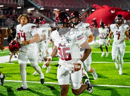 Thumbnail 1 in Weiss vs. La Porte (UIL 5A D1 Football Bi-District) photogallery.