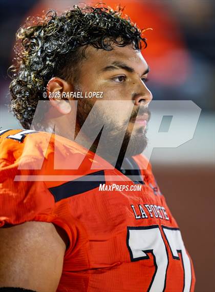 Thumbnail 2 in Weiss vs. La Porte (UIL 5A D1 Football Bi-District) photogallery.
