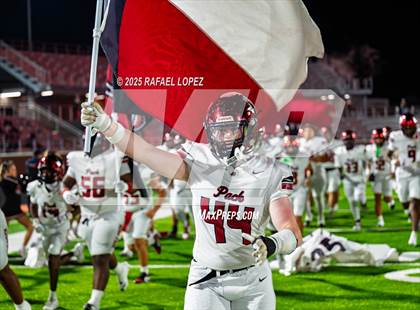 Thumbnail 2 in Weiss vs. La Porte (UIL 5A D1 Football Bi-District) photogallery.