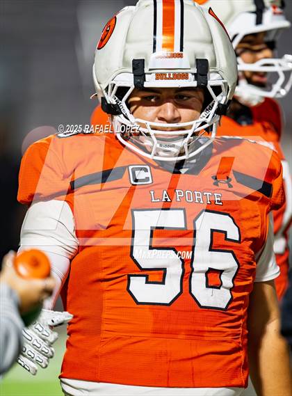 Thumbnail 2 in Weiss vs. La Porte (UIL 5A D1 Football Bi-District) photogallery.