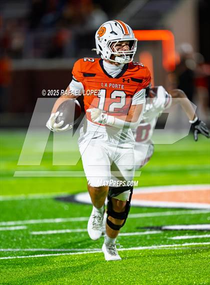 Thumbnail 3 in Weiss vs. La Porte (UIL Football 5A D1 Bi-District) photogallery.