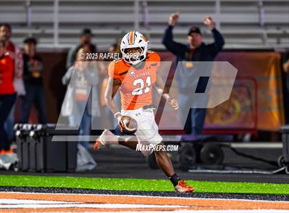 Thumbnail 3 in Weiss vs. La Porte (UIL 5A D1 Football Bi-District) photogallery.