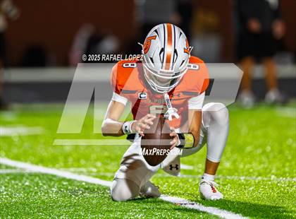 Thumbnail 1 in Weiss vs. La Porte (UIL Football 5A D1 Bi-District) photogallery.