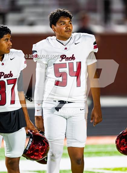 Thumbnail 1 in Weiss vs. La Porte (UIL 5A D1 Football Bi-District) photogallery.