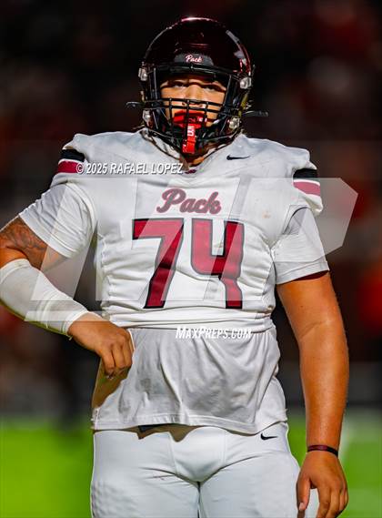 Thumbnail 3 in Weiss vs. La Porte (UIL Football 5A D1 Bi-District) photogallery.