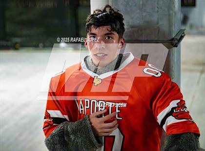 Thumbnail 2 in Weiss vs. La Porte (UIL 5A D1 Football Bi-District) photogallery.