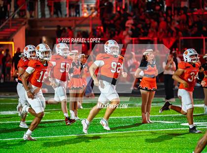 Thumbnail 3 in Weiss vs. La Porte (UIL Football 5A D1 Bi-District) photogallery.