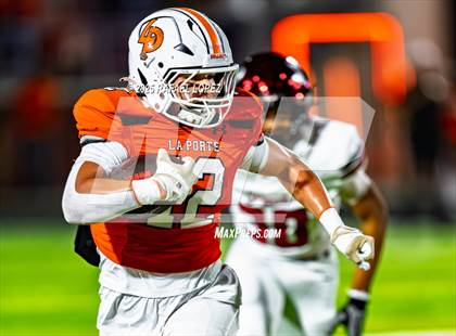 Thumbnail 2 in Weiss vs. La Porte (UIL Football 5A D1 Bi-District) photogallery.