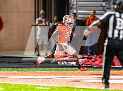 Thumbnail 2 in Weiss vs. La Porte (UIL Football 5A D1 Bi-District) photogallery.