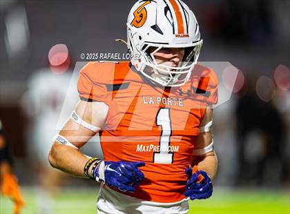 Thumbnail 3 in Weiss vs. La Porte (UIL 5A D1 Football Bi-District) photogallery.