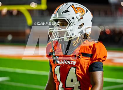 Thumbnail 1 in Weiss vs. La Porte (UIL Football 5A D1 Bi-District) photogallery.
