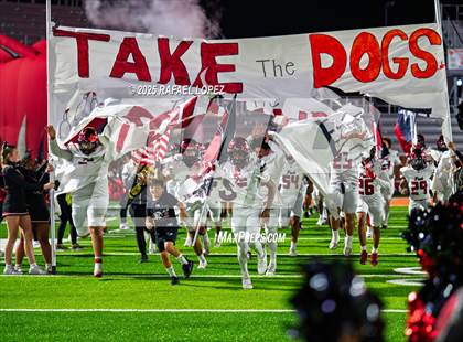 Thumbnail 2 in Weiss vs. La Porte (UIL Football 5A D1 Bi-District) photogallery.