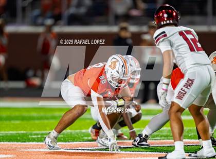 Thumbnail 2 in Weiss vs. La Porte (UIL 5A D1 Football Bi-District) photogallery.