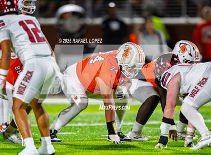 Thumbnail 3 in Weiss vs. La Porte (UIL Football 5A D1 Bi-District) photogallery.