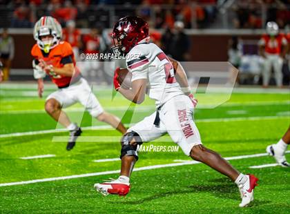 Thumbnail 1 in Weiss vs. La Porte (UIL Football 5A D1 Bi-District) photogallery.