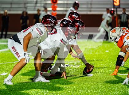 Thumbnail 3 in Weiss vs. La Porte (UIL 5A D1 Football Bi-District) photogallery.