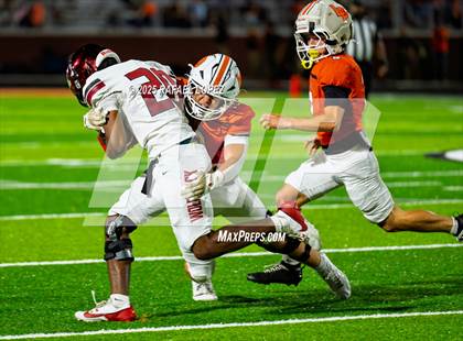 Thumbnail 2 in Weiss vs. La Porte (UIL 5A D1 Football Bi-District) photogallery.