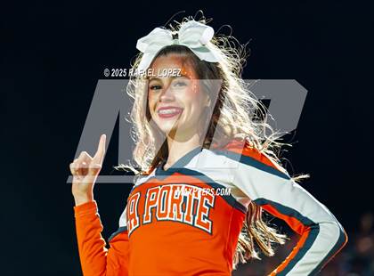 Thumbnail 3 in Weiss vs. La Porte (UIL 5A D1 Football Bi-District) photogallery.