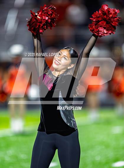 Thumbnail 3 in Weiss vs. La Porte (UIL 5A D1 Football Bi-District) photogallery.