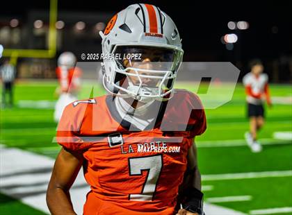 Thumbnail 3 in Weiss vs. La Porte (UIL 5A D1 Football Bi-District) photogallery.
