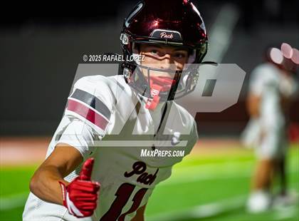 Thumbnail 2 in Weiss vs. La Porte (UIL 5A D1 Football Bi-District) photogallery.