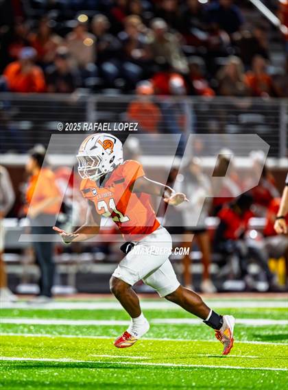 Thumbnail 2 in Weiss vs. La Porte (UIL Football 5A D1 Bi-District) photogallery.