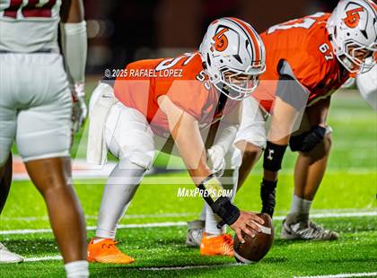 Thumbnail 3 in Weiss vs. La Porte (UIL 5A D1 Football Bi-District) photogallery.