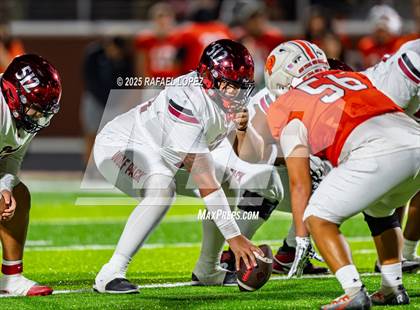 Thumbnail 3 in Weiss vs. La Porte (UIL 5A D1 Football Bi-District) photogallery.