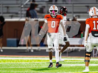 Thumbnail 2 in Weiss vs. La Porte (UIL 5A D1 Football Bi-District) photogallery.