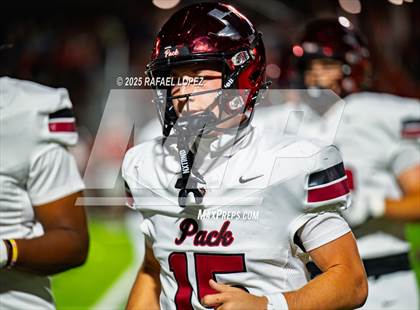 Thumbnail 1 in Weiss vs. La Porte (UIL 5A D1 Football Bi-District) photogallery.