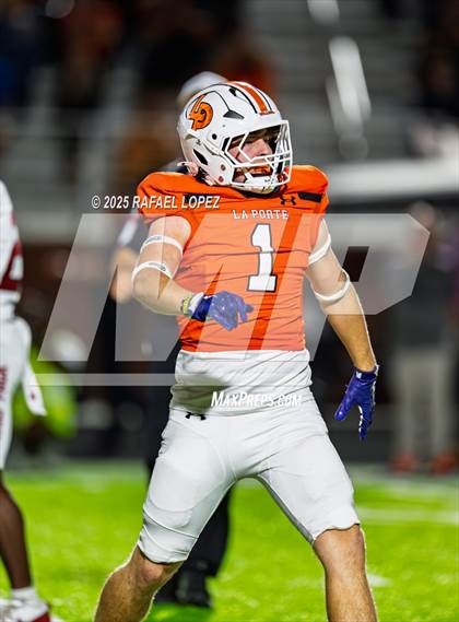 Thumbnail 1 in Weiss vs. La Porte (UIL 5A D1 Football Bi-District) photogallery.