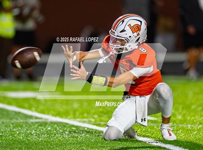 Thumbnail 3 in Weiss vs. La Porte (UIL 5A D1 Football Bi-District) photogallery.