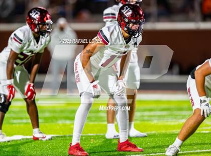 Thumbnail 3 in Weiss vs. La Porte (UIL 5A D1 Football Bi-District) photogallery.