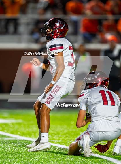 Thumbnail 2 in Weiss vs. La Porte (UIL 5A D1 Football Bi-District) photogallery.