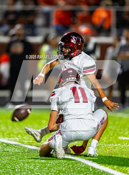 Thumbnail 1 in Weiss vs. La Porte (UIL 5A D1 Football Bi-District) photogallery.