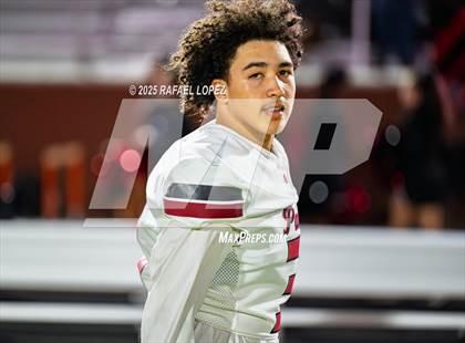 Thumbnail 3 in Weiss vs. La Porte (UIL Football 5A D1 Bi-District) photogallery.