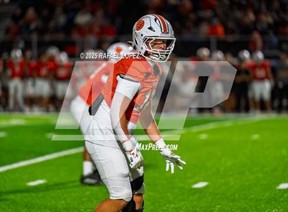 Thumbnail 3 in Weiss vs. La Porte (UIL 5A D1 Football Bi-District) photogallery.