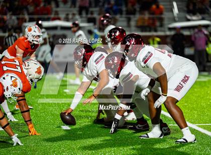 Thumbnail 2 in Weiss vs. La Porte (UIL Football 5A D1 Bi-District) photogallery.